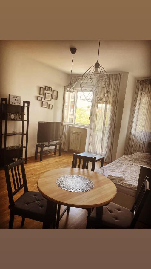 Appartement Charlie Aviv Park à Belgrade Extérieur photo